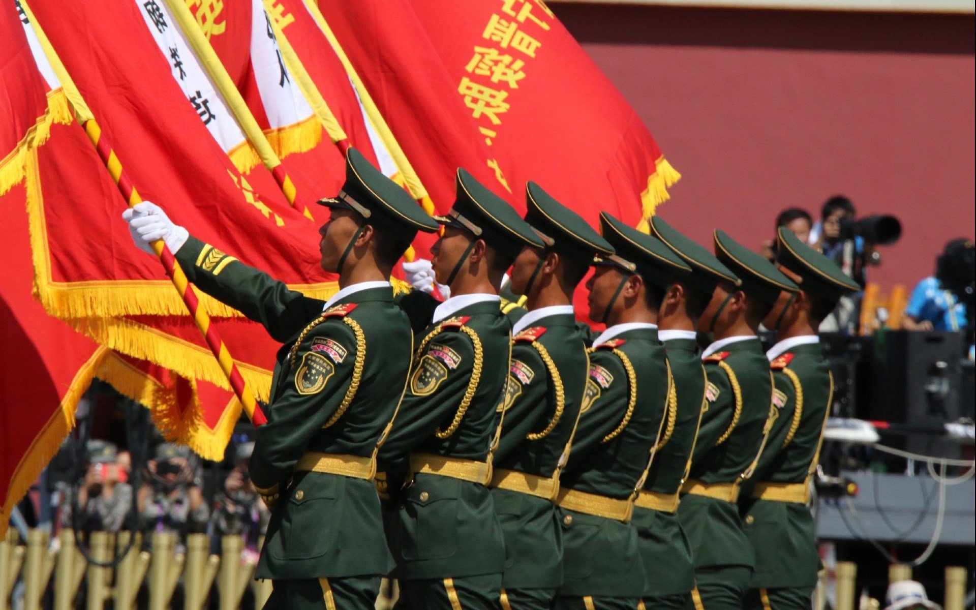 乐鱼电竞-英超豪门布局海外市场，推广足球文化，英超俱乐部投入排行