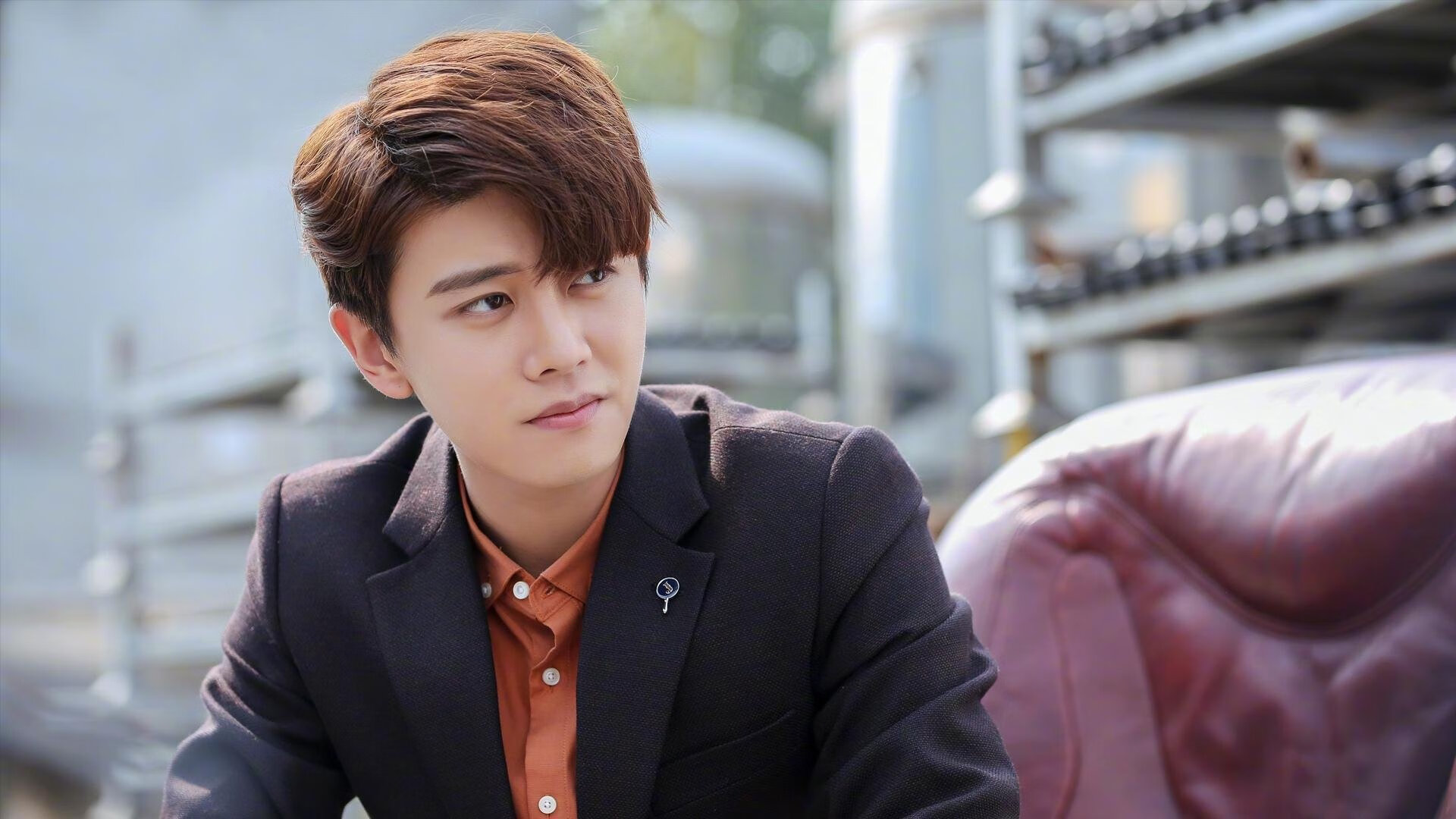 国王场边训练照展示球员专注面貌,国王 球队